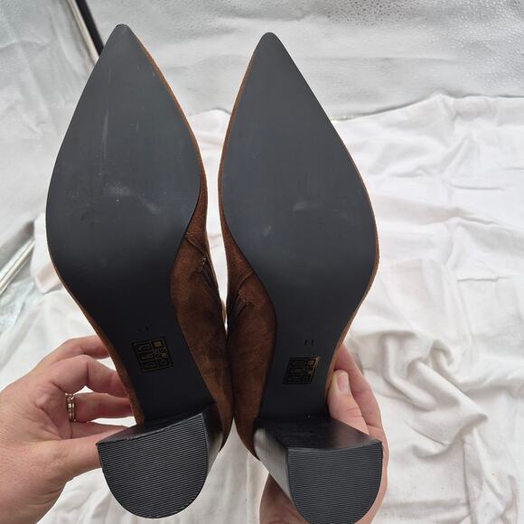 NEW Jeffrey Campbell Siren Bootie in a brown suede finish size 11 - Picture 7 of 8